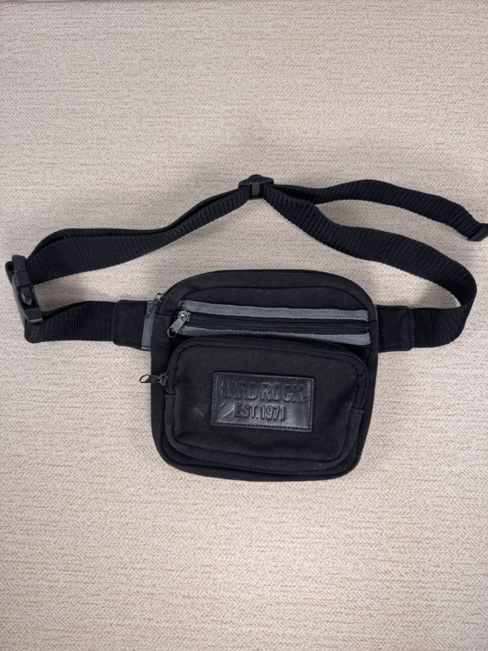 Hard Rock Cafe Black Belt Bag Fanny Pack Waist Pack Multiple Zipper Pockets